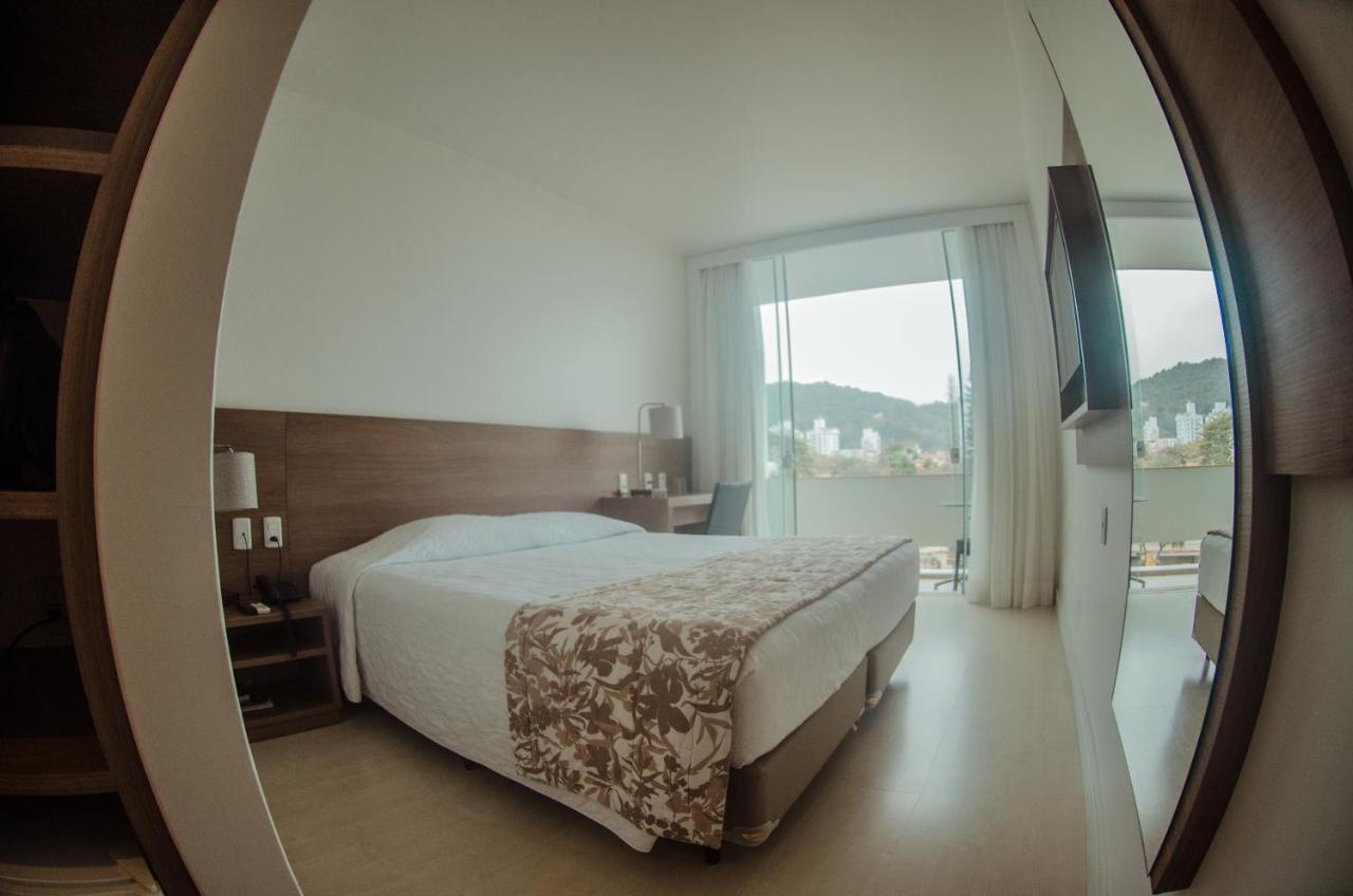 Hotel Marambaia Cabecudas - Frente Mar Ітажаї Екстер'єр фото